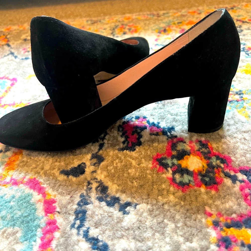 Gently used Kate Spade black suede pumps
